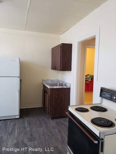 Main picture of 347 E 17th St