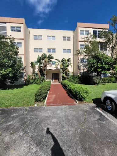 Main picture of 4047 NW 16th St