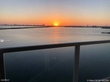 Main picture of Onyx On the Bay