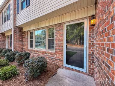 Main picture of 731 Coventry Ln