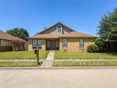 Main picture of 2303 Markland St