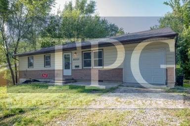 Main picture of 6010 E 149th St