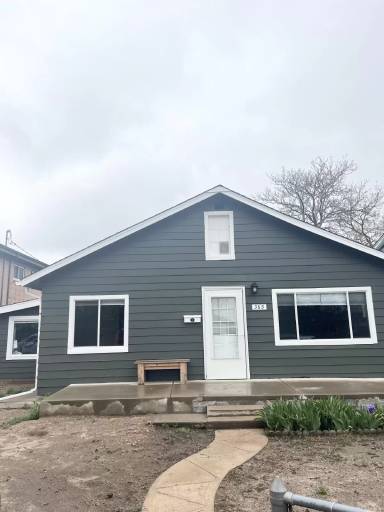 Main picture of 365 S 7th Ave