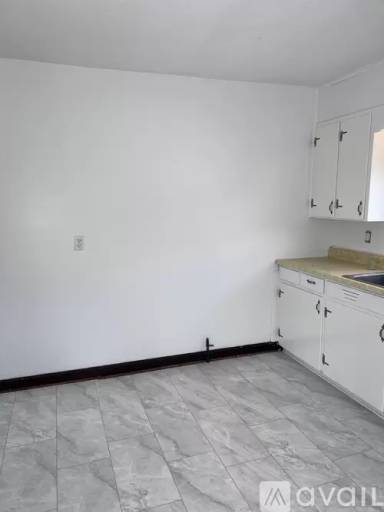 Main picture of 300 E 4th St