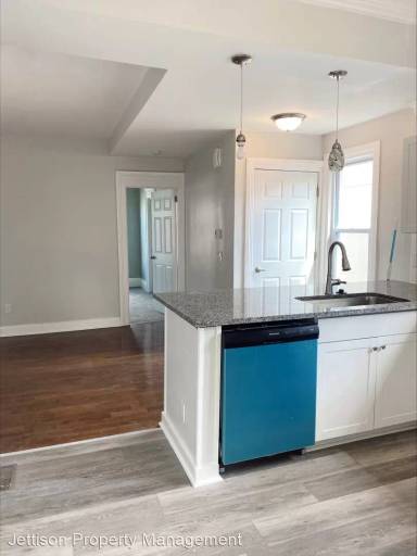 Main picture of 369 Gregory St