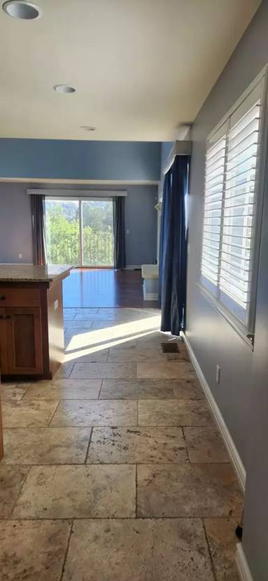Main picture of 3338 Rockview Ct