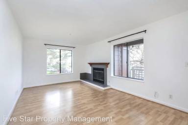Main picture of 405 Oak Ct