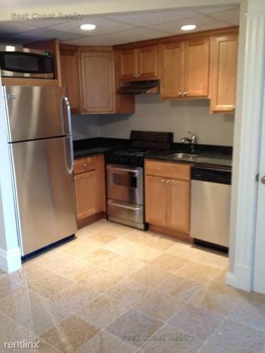 Main picture of 464 Commonwealth Ave