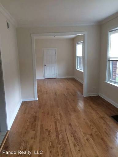 Main picture of 3009 W Berteau Ave