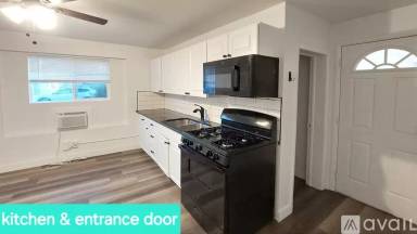 Main picture of 715 E Parker Ln