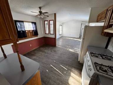 Main picture of 85 Maple Ln