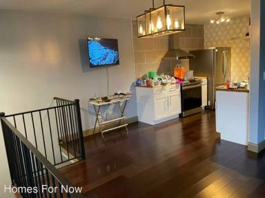 Main picture of 8559 Maplebrook Pkwy N