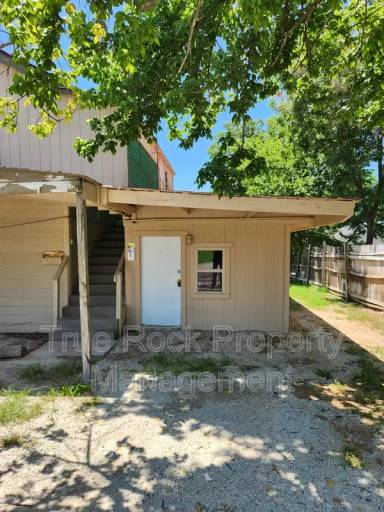 Main picture of 821 N Highland St