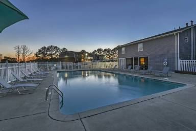 Main picture of 403 Edgecrest Dr