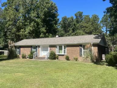 Main picture of 3504 Windsor Dr