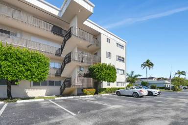 Main picture of 300 Waterway Dr. S Apt. 208 - 208