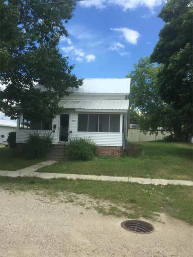 Main picture of 405 E 4th St