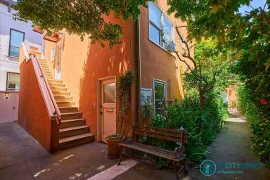 Main picture of 124 Scott St