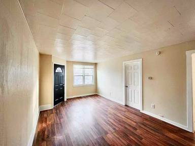 Main picture of 426 W 37th Ave