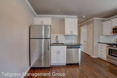 Main picture of 2626 E 8th St
