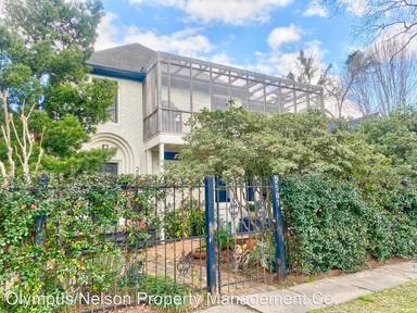 Main picture of 2503 Woodhead St