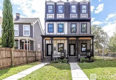 Main picture of 2016 2nd St NW