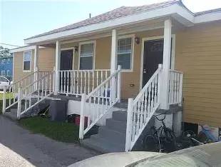 Main picture of 2326 Desire St