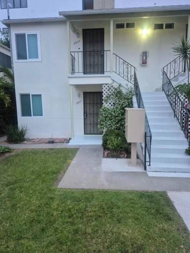 Main picture of 2837 Cadiz St