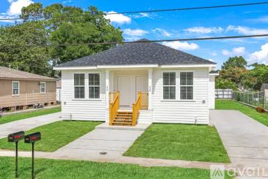 Main picture of 406 Community St