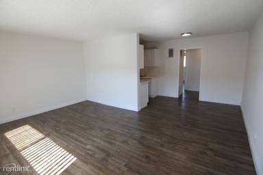 Main picture of 4845 Saturn St