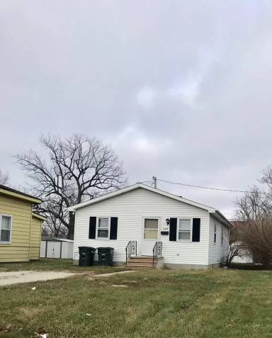 Main picture of 1320 E Adams St