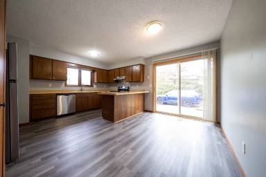 Main picture of 8461 144th St W
