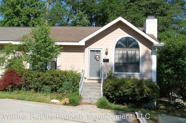 Main picture of 121 Mill Chase Way