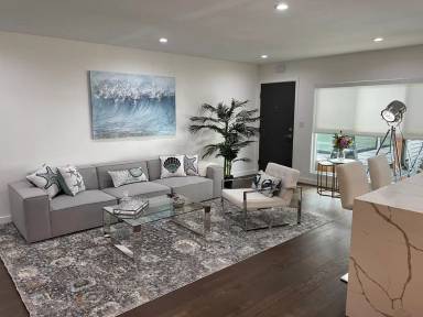 Main picture of 1267 N Laurel Ave