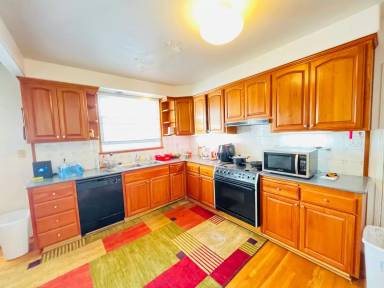 Main picture of 293 S Halcyon Rd