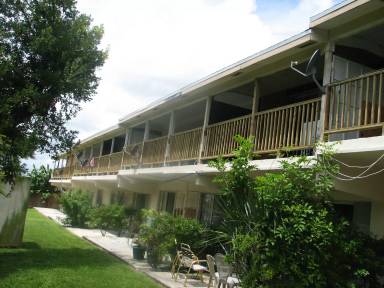 Main picture of 482 SW 9th St