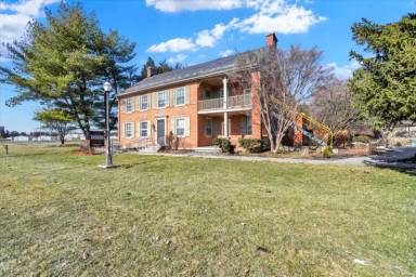 Main picture of 4211 Lincoln Hwy