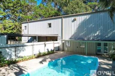 Main picture of 807 S Morgan Ave