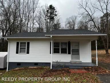 Main picture of 106 Lynwood Dr
