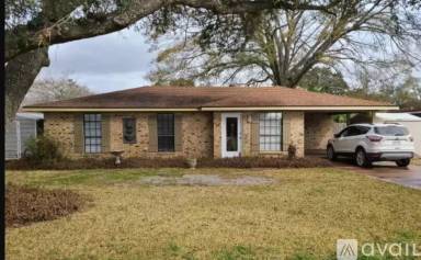 Main picture of 235 Lindsey Cir