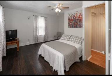 Main picture of 1901 Scott Blvd