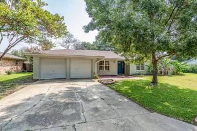 Main picture of 2300 Picadilly Ln