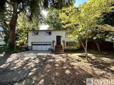 Main picture of 565 NW 10th Ave