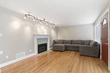 Main picture of 1017 E 40th Ave