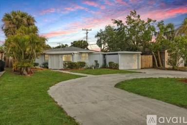 Main picture of 379 Garden Blvd