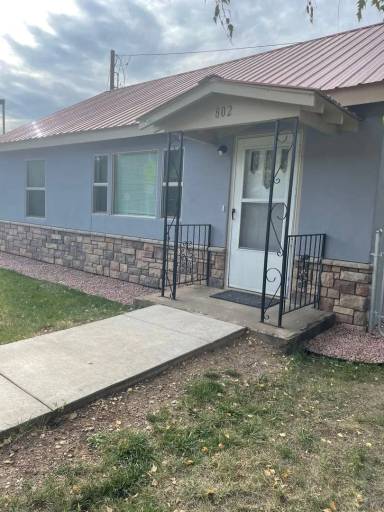 Main picture of 802 Railroad Ave