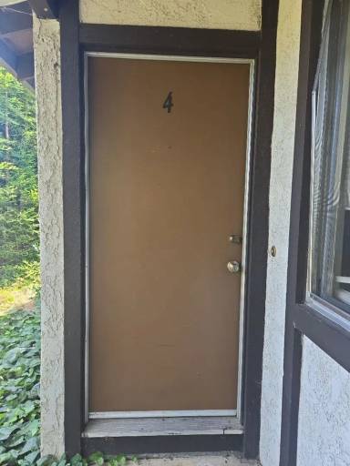 Main picture of 930 E Tabor Ave