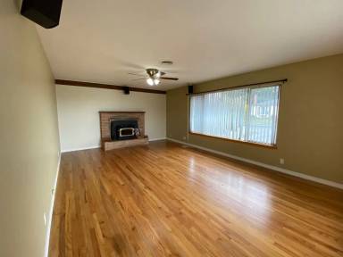 Main picture of 825 Azalea Ln