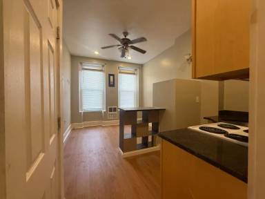 Main picture of 1828 W Diamond St