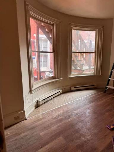 Main picture of 207 W Market St